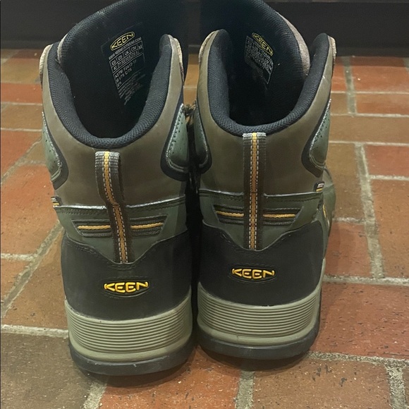 KEEN Men's Davenport Mid AL Waterproof Composite Toe Work Boots - Picture 2 of 7